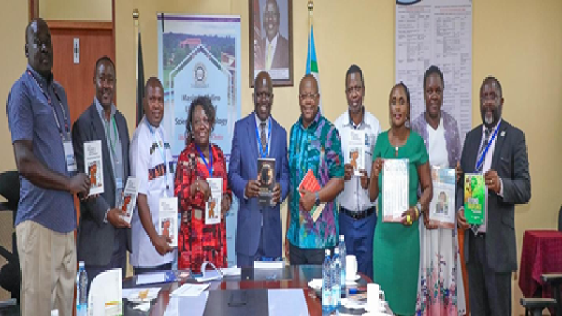 CODESRIA donates books to the IIKCSCC